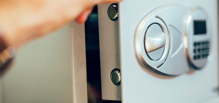 Fingerprint Safe Openers in Long Beach, CA